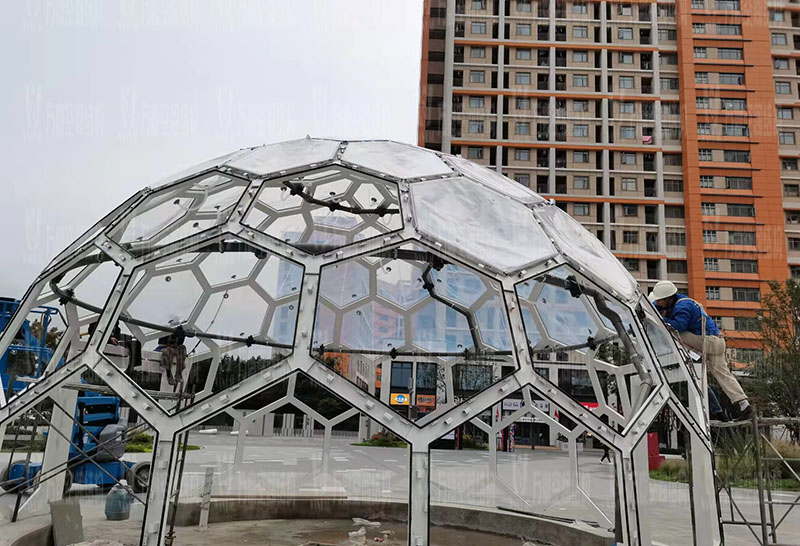 無線創(chuàng)智城市功能空間業(yè)態(tài)優(yōu)化五星集市鋼膜結(jié)構(gòu)工程完工 無線創(chuàng)智城市功能空間業(yè)態(tài)優(yōu)化五星集市鋼膜結(jié)構(gòu)工程完工