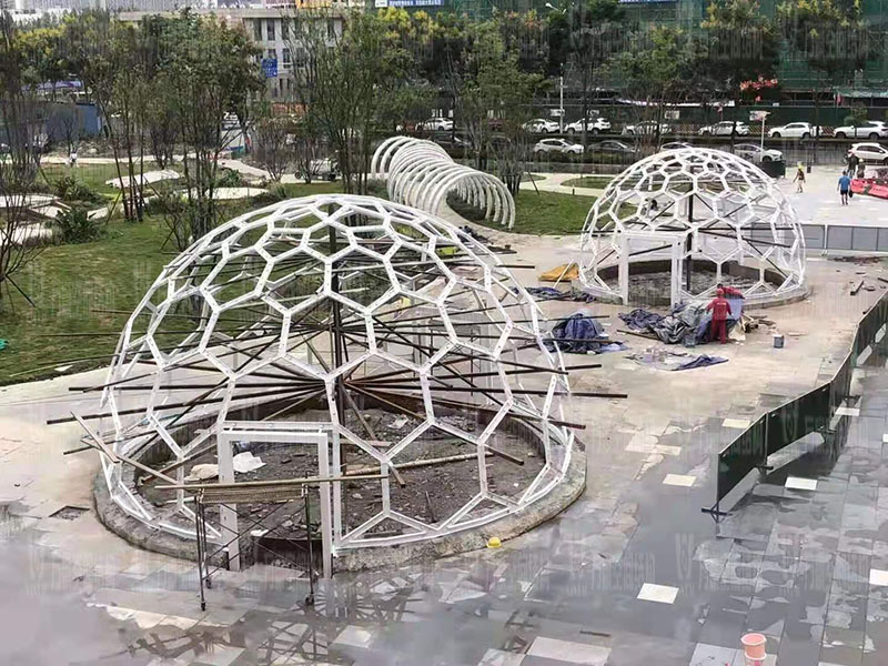 無線創(chuàng)智城市功能空間業(yè)態(tài)優(yōu)化五星集市鋼膜結(jié)構(gòu)工程完工 無線創(chuàng)智城市功能空間業(yè)態(tài)優(yōu)化五星集市鋼膜結(jié)構(gòu)工程完工