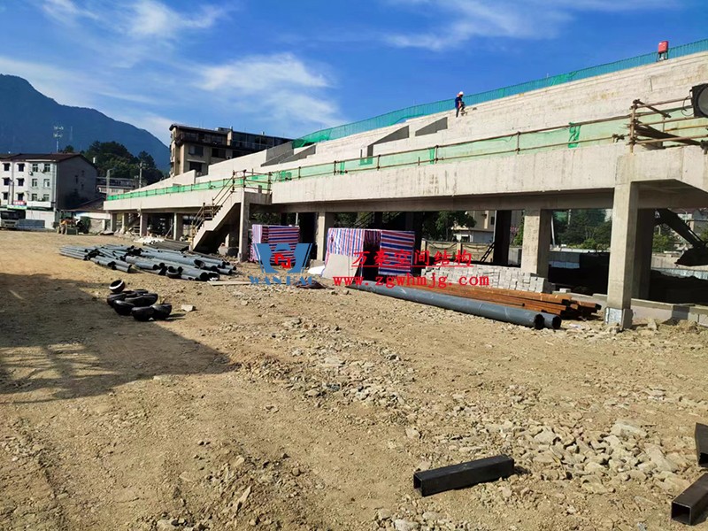 龍泉市體育場鋼膜結(jié)構(gòu)工程開始施工 龍泉市體育場鋼膜結(jié)構(gòu)工程開始施工