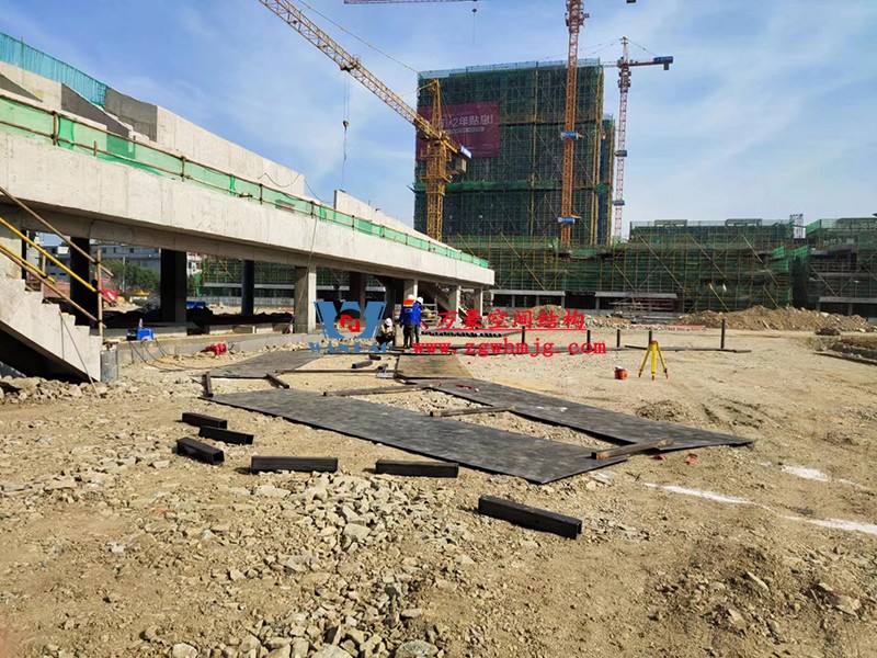 龍泉市體育場鋼膜結(jié)構(gòu)工程開始施工 龍泉市體育場鋼膜結(jié)構(gòu)工程開始施工