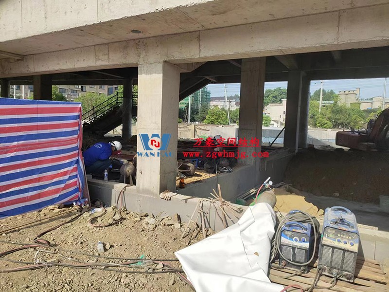 龍泉市體育場鋼膜結(jié)構(gòu)工程開始施工 龍泉市體育場鋼膜結(jié)構(gòu)工程開始施工