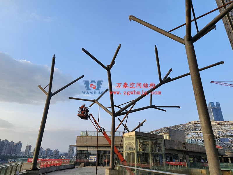 明宇廣場(chǎng)6號(hào)地塊商業(yè)(萬(wàn)達(dá)廣場(chǎng))改造項(xiàng)目鋼膜結(jié)構(gòu)ETFE蓋頂天幕工程火熱施工中 明宇廣場(chǎng)6號(hào)地塊商業(yè)(萬(wàn)達(dá)廣場(chǎng))改造項(xiàng)目鋼膜結(jié)構(gòu)ETFE蓋頂天幕工程火熱施工中