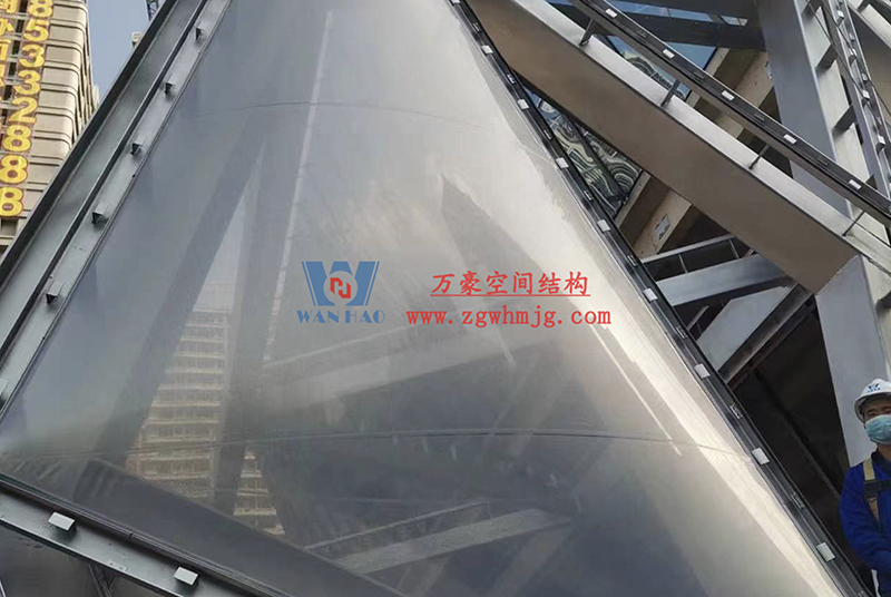 成都中建錦源匯膜結(jié)構(gòu)工程項(xiàng)目現(xiàn)場(chǎng)施工進(jìn)展 成都中建錦源匯膜結(jié)構(gòu)工程項(xiàng)目現(xiàn)場(chǎng)施工進(jìn)展