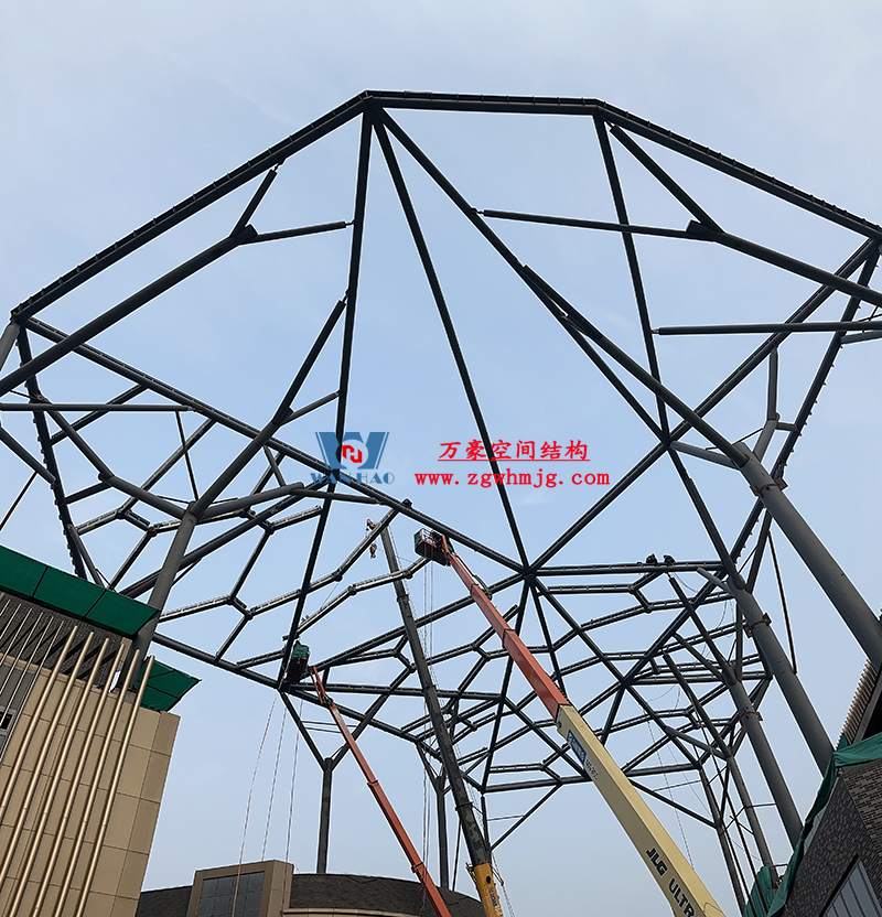 合肥文一塘溪津門天幕鋼結構及ETFE氣枕膜工程鋼結構吊裝中 合肥文一塘溪津門天幕鋼結構及ETFE氣枕膜工程鋼結構吊裝中