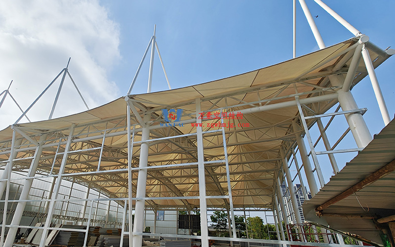 溫州惠民路西側(cè)綠地球場(chǎng)鋼膜結(jié)構(gòu)工程完工 溫州惠民路西側(cè)綠地球場(chǎng)鋼膜結(jié)構(gòu)工程完工