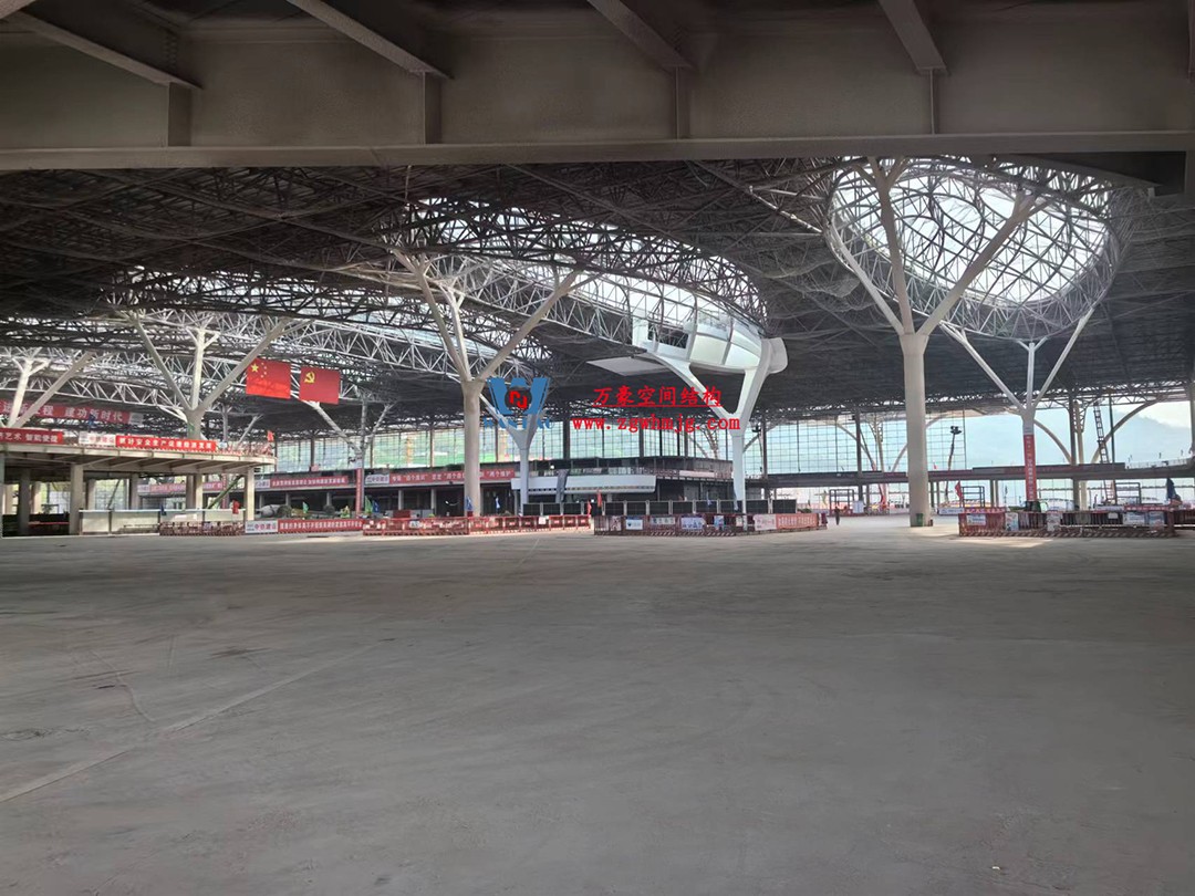 重慶東站站房正在加速建設，全力繪就項目新篇章